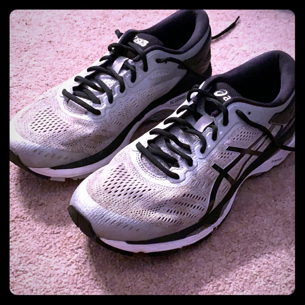 ASICS Gel-Kayano 24 running shoes size 9 1/2